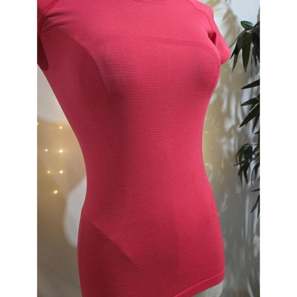 Lululemon Swiftly Tech Short-Sleeve Crew Shirt 2.0 Womens Size 2 Hot Pink Active - Picture 5 of 9
